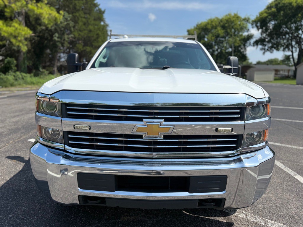 2017 Chevrolet Silverado 1500 Image 2