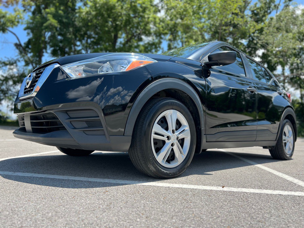 2020 Nissan Kicks Image 1