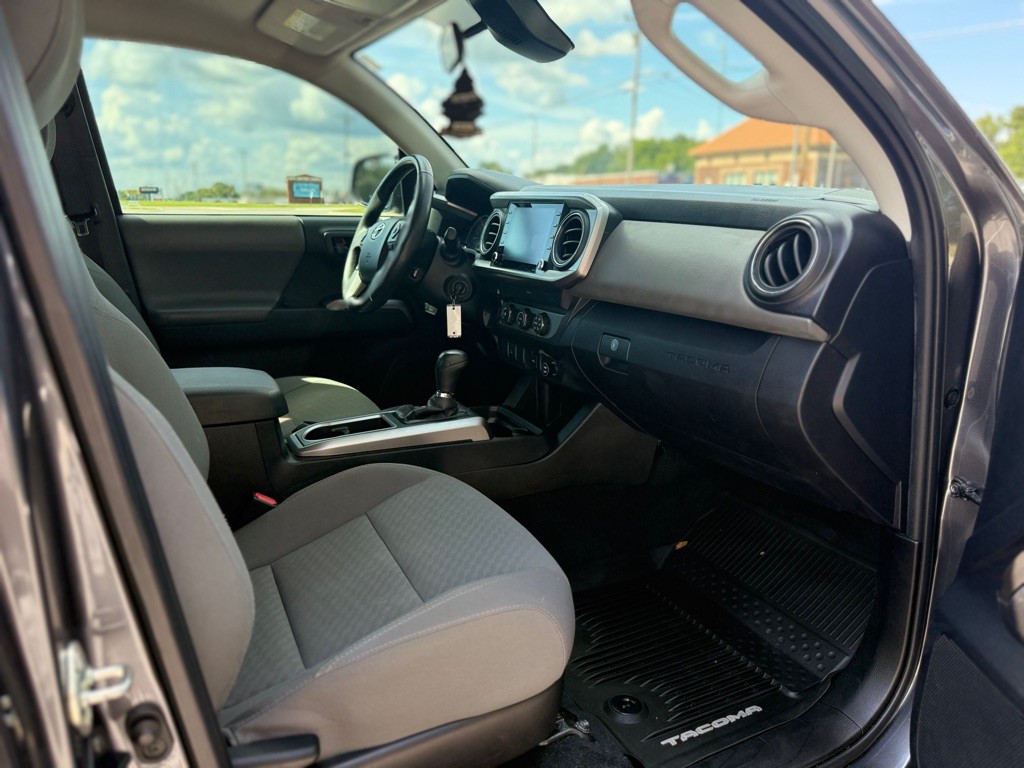 2021 Toyota Tacoma Image 11