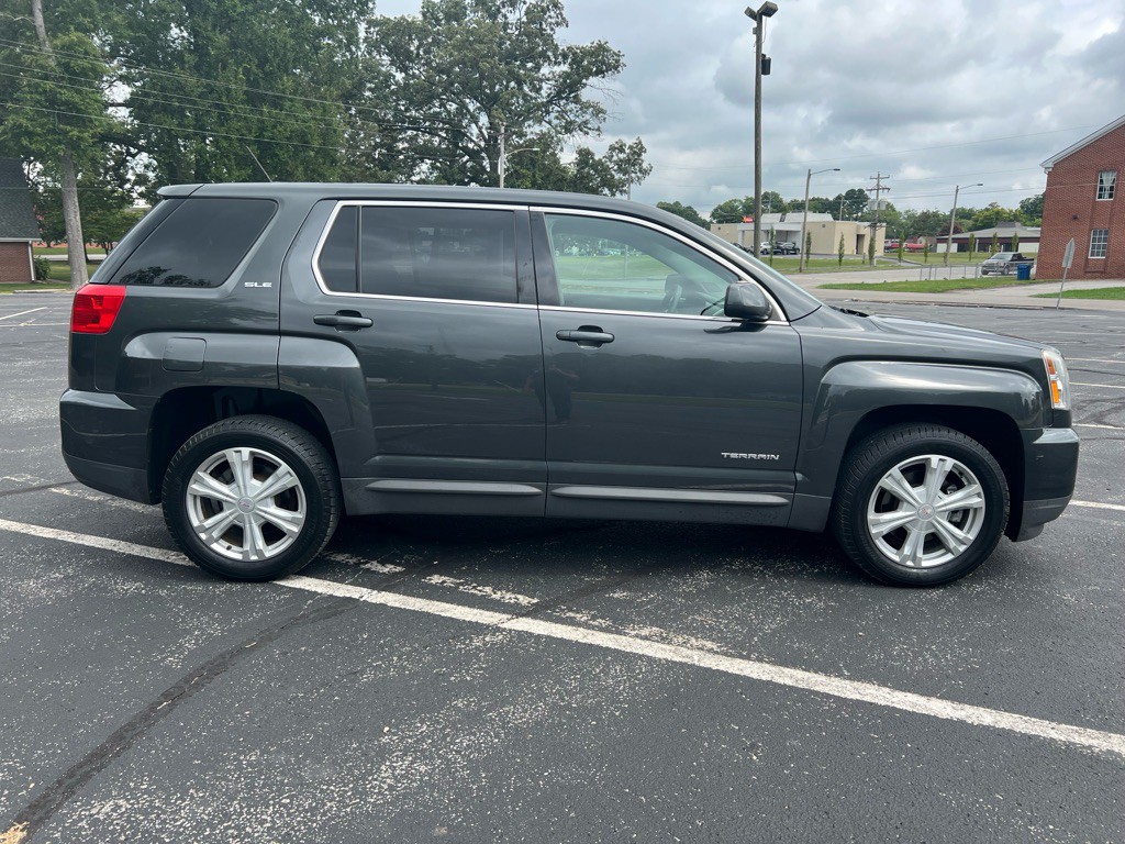 2017 GMC Terrain Image 4