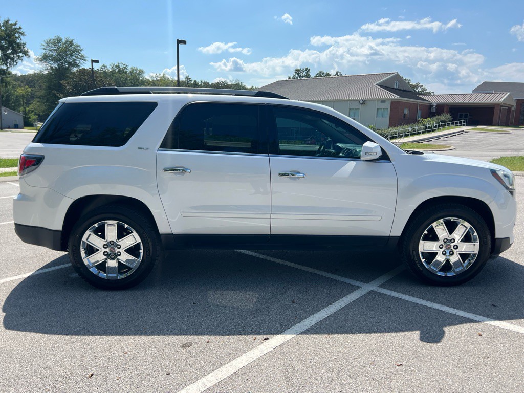 2017 GMC Acadia Image 4