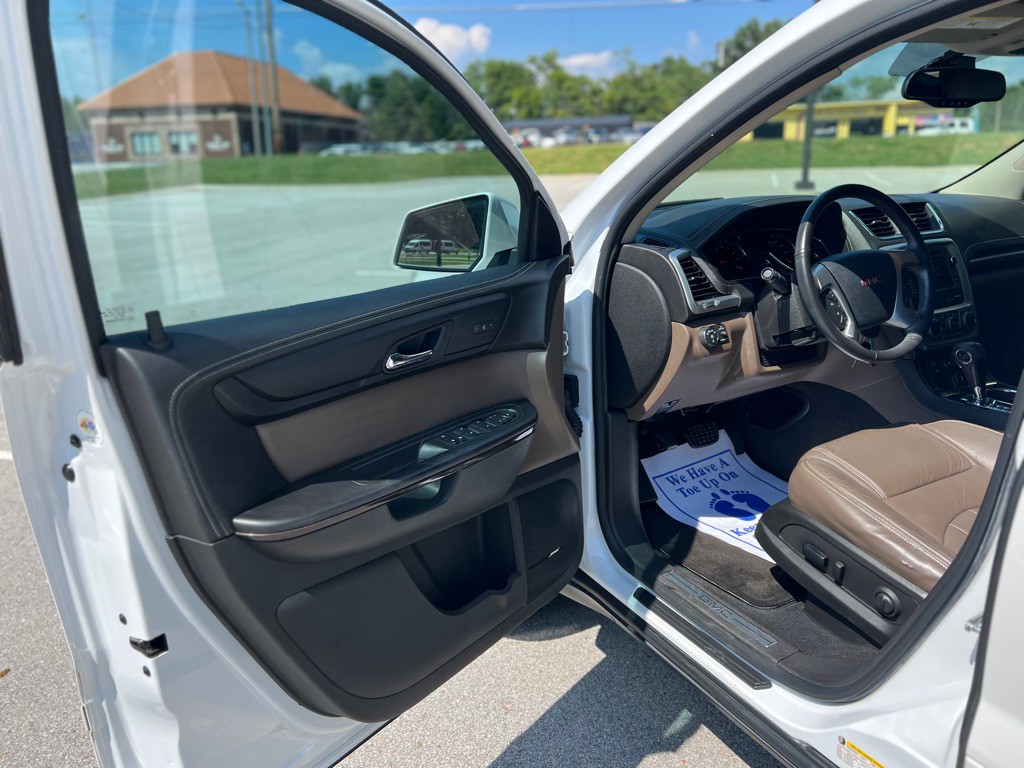 2017 GMC Acadia Image 12