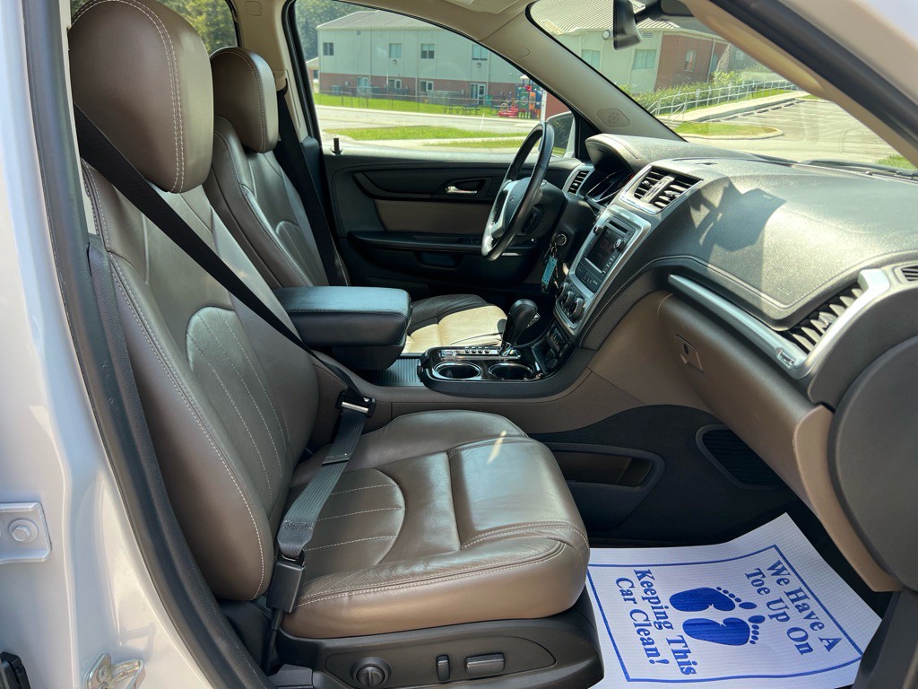 2017 GMC Acadia Image 25