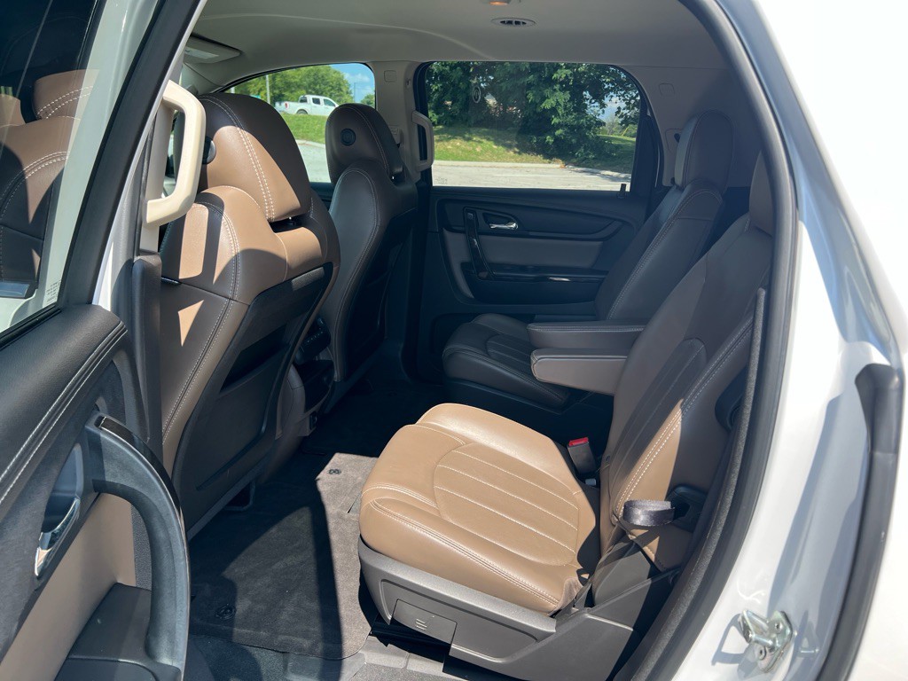 2017 GMC Acadia Image 33