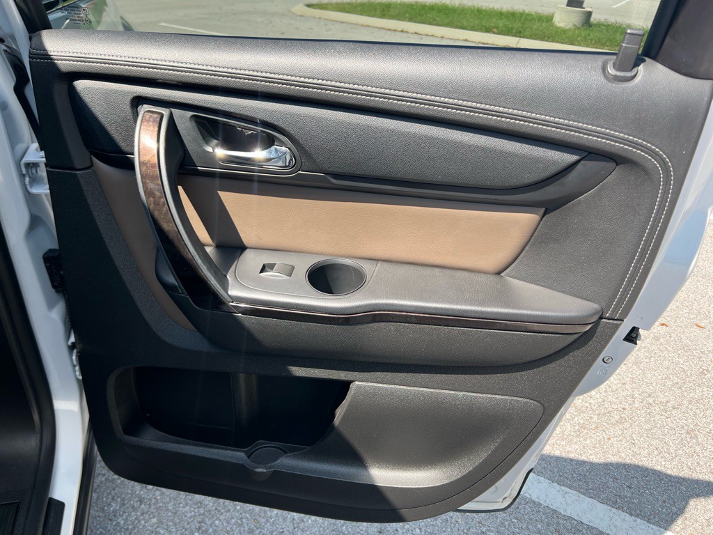 2017 GMC Acadia Image 37