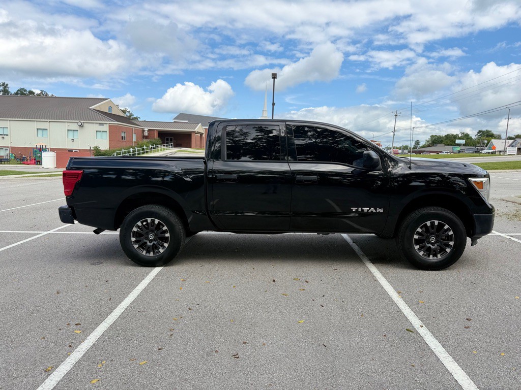2018 Nissan Titan Image 4