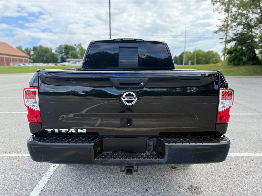 2018 Nissan Titan Image 6