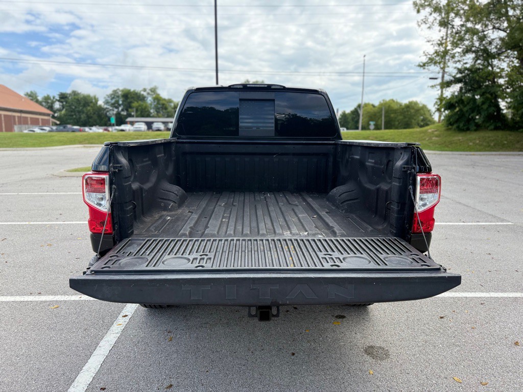 2018 Nissan Titan Image 7