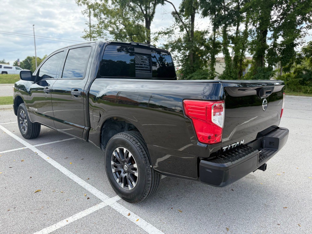 2018 Nissan Titan Image 8