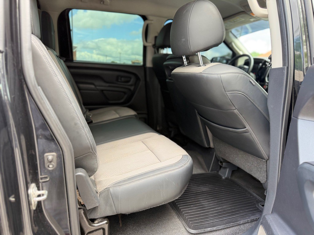 2018 Nissan Titan Image 13
