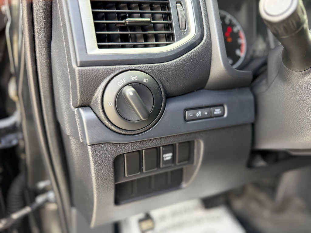 2018 Nissan Titan Image 18
