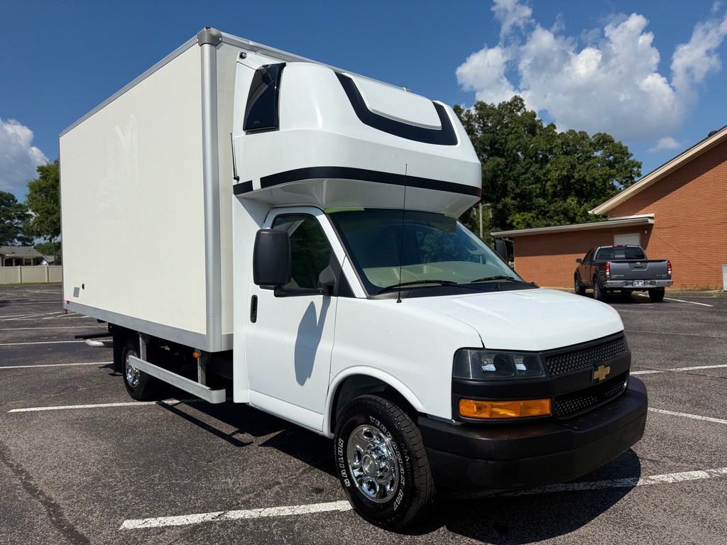 2023 Chevrolet Express Image 3