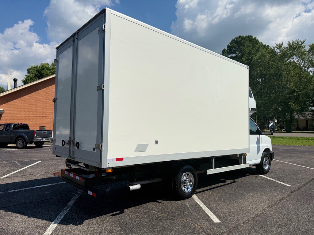 2023 Chevrolet Express Image 5