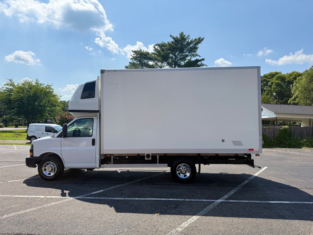 2023 Chevrolet Express Image 10