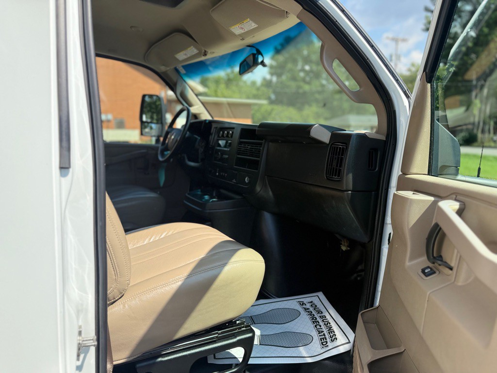 2023 Chevrolet Express Image 14