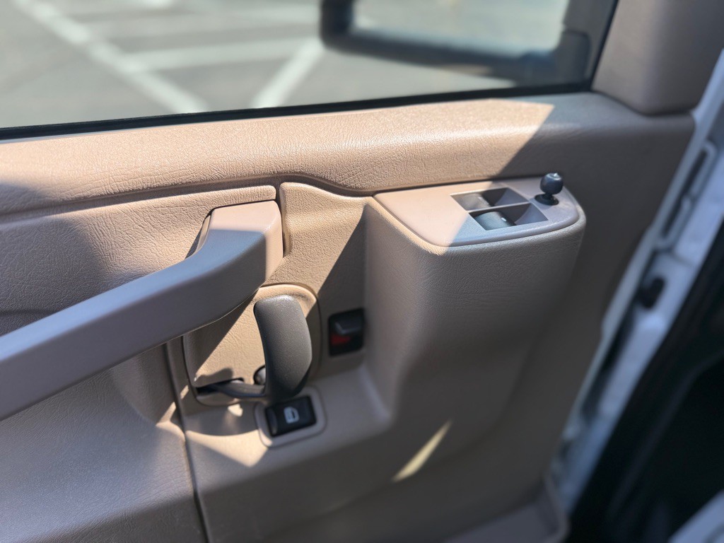 2023 Chevrolet Express Image 16
