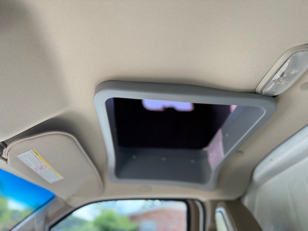 2023 Chevrolet Express Image 18
