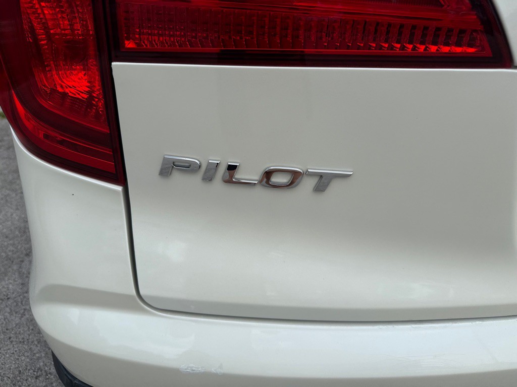 2017 Honda Pilot Image 13