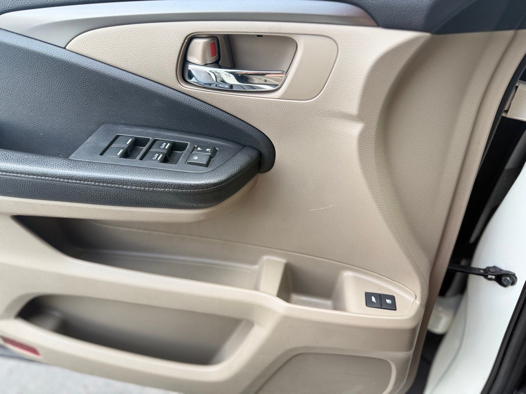 2017 Honda Pilot Image 26