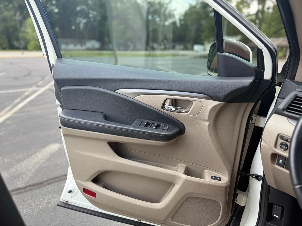 2017 Honda Pilot Image 27