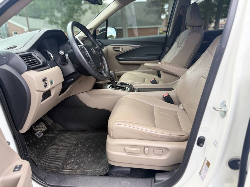 2017 Honda Pilot Image 28