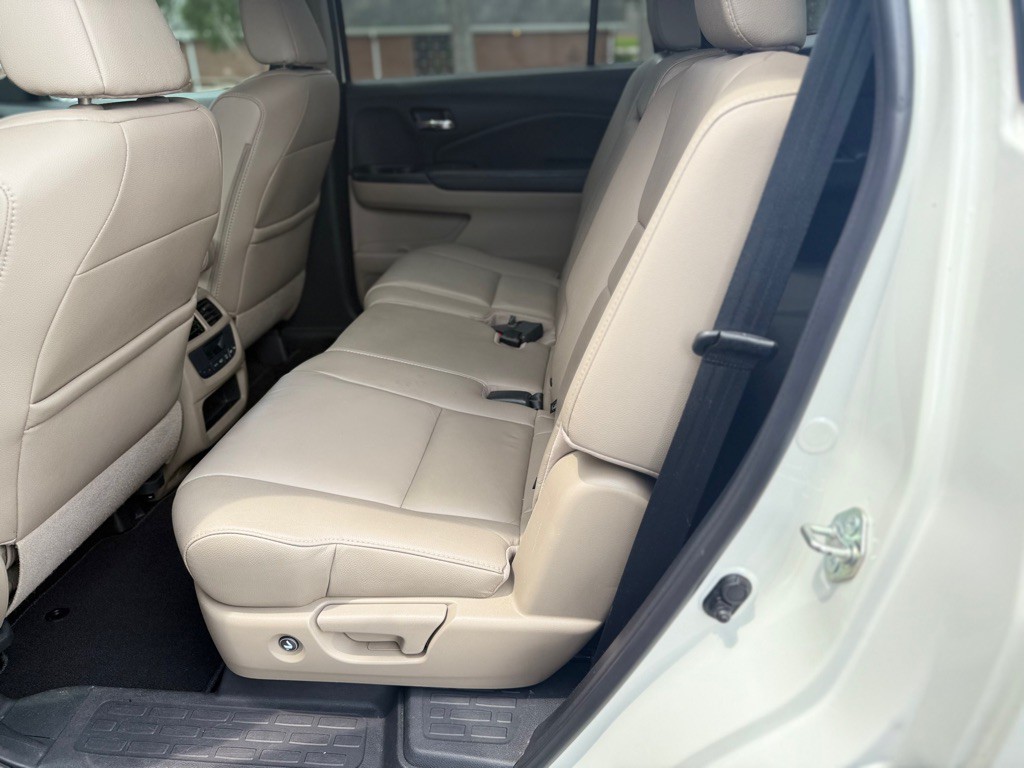 2017 Honda Pilot Image 30