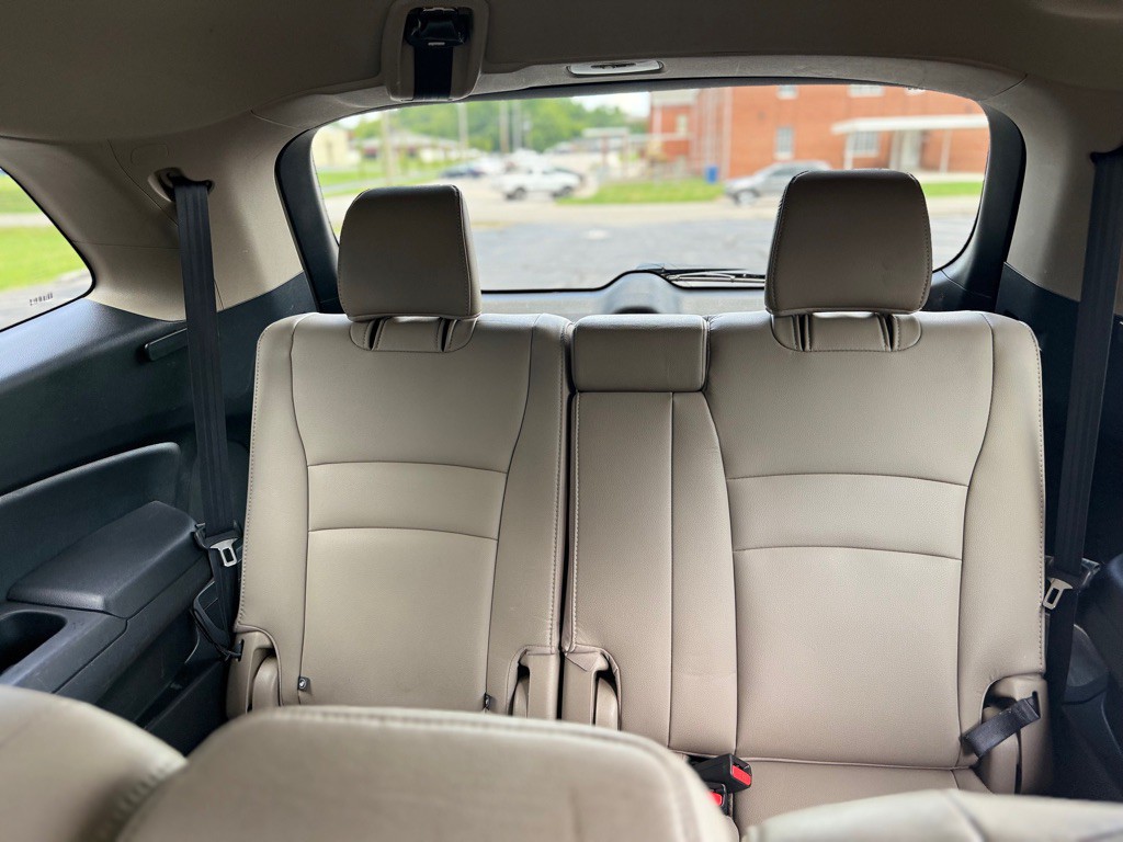 2017 Honda Pilot Image 32