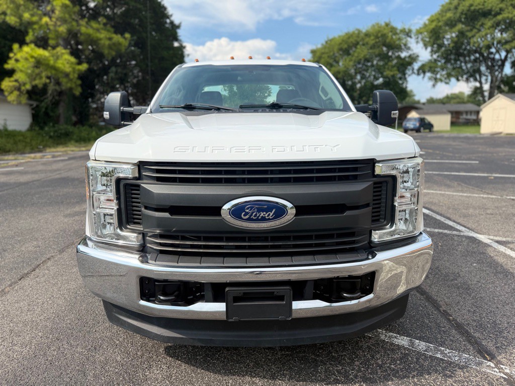 2017 Ford F-350 Image 2