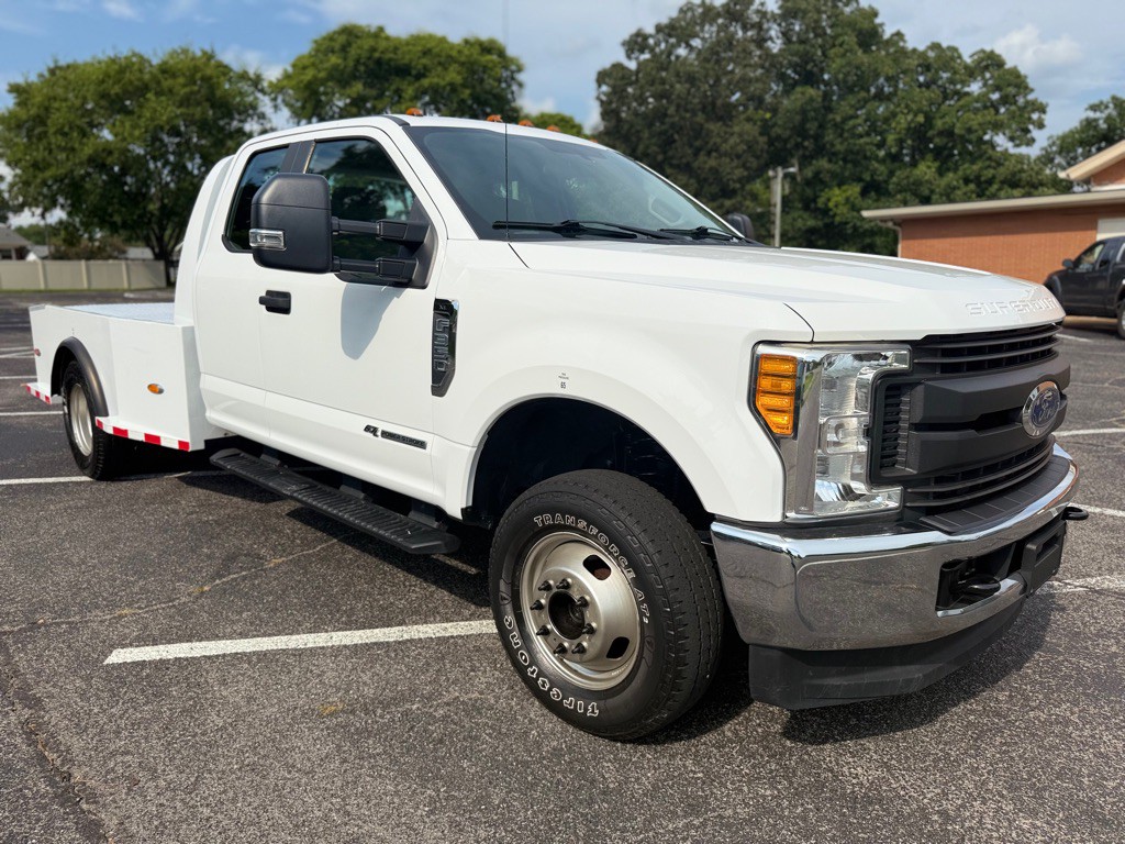 2017 Ford F-350 Image 3