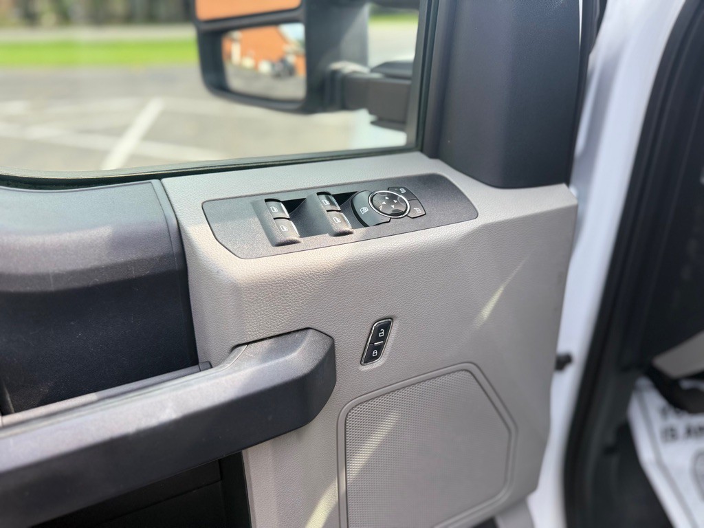 2017 Ford F-350 Image 18