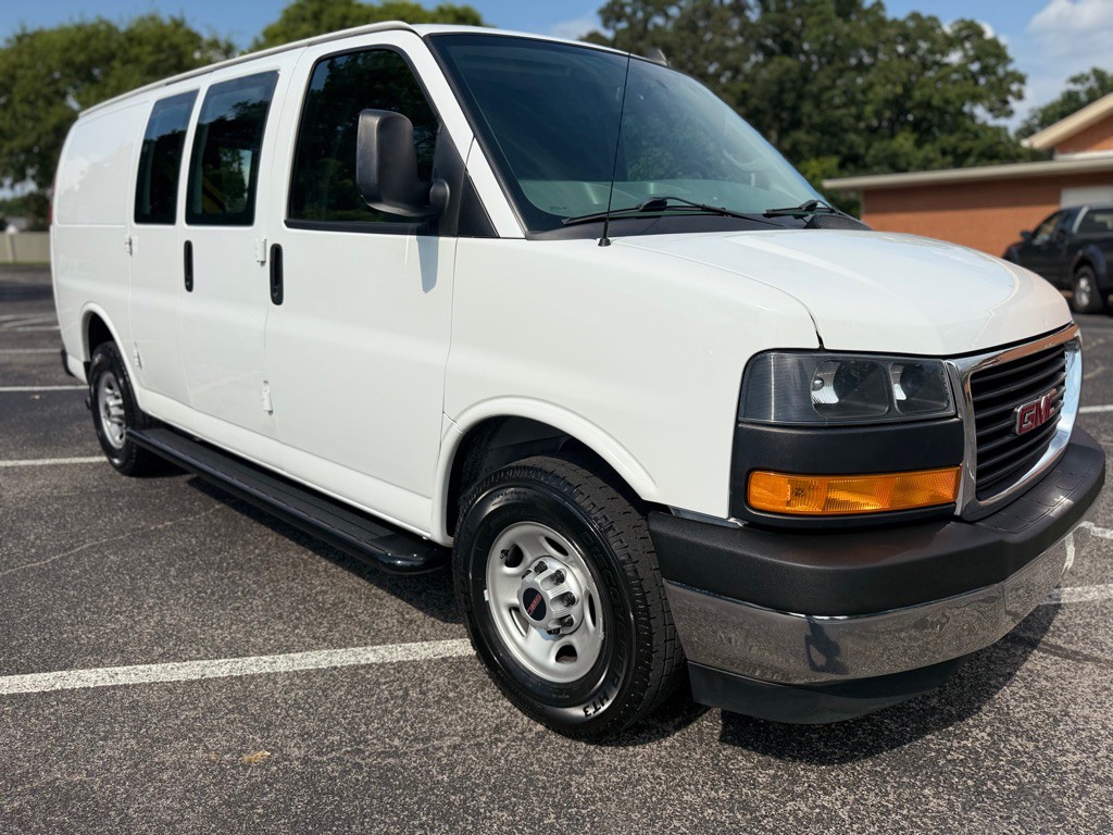 2020 GMC Savana Image 3