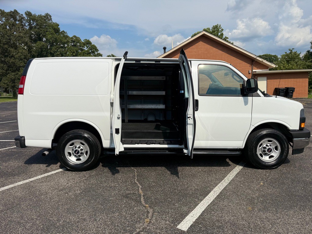 2020 GMC Savana Image 5