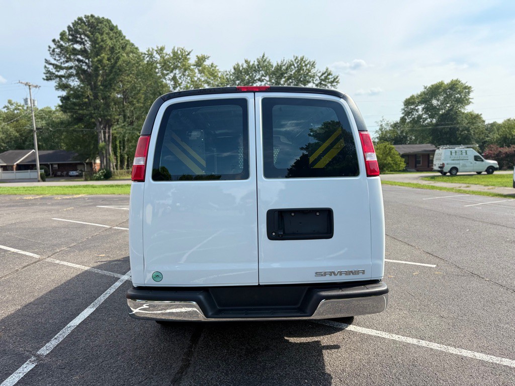 2020 GMC Savana Image 8