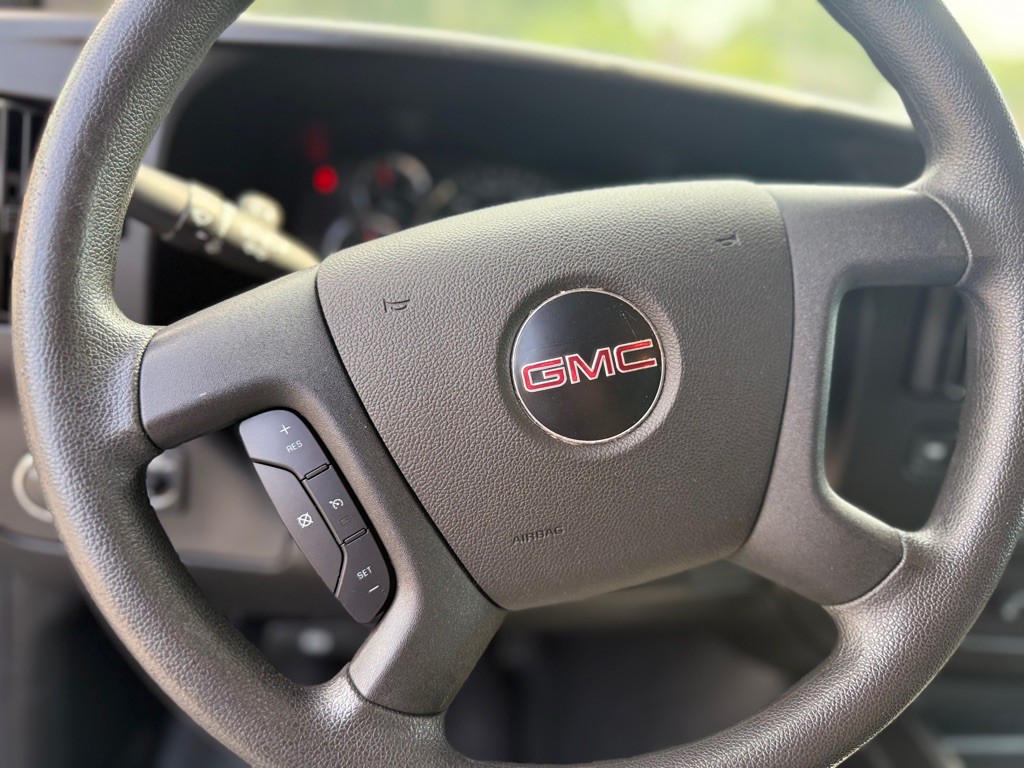 2020 GMC Savana Image 19