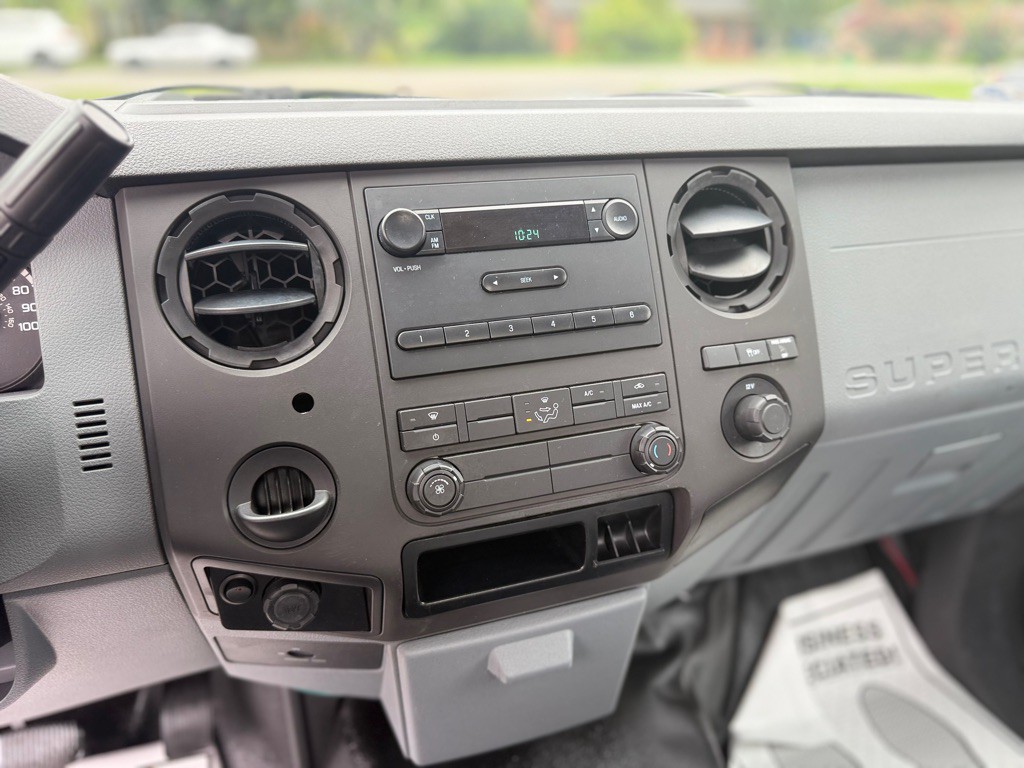 2015 Ford F-250 Image 18