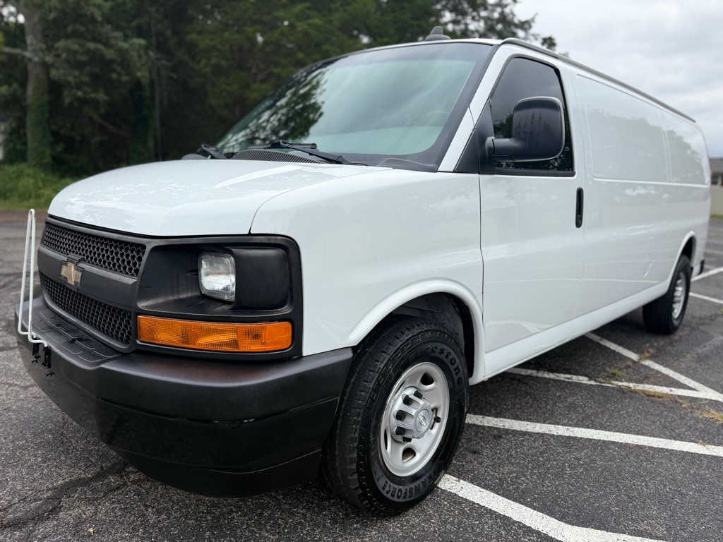 2017 Chevrolet Express Image 1