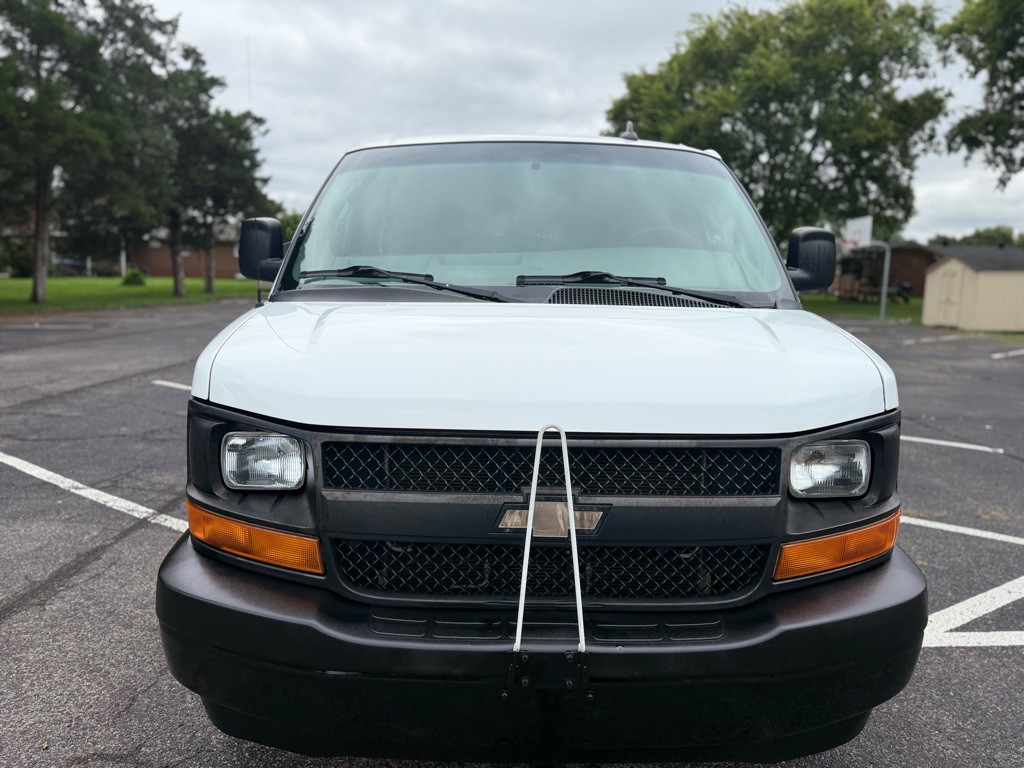 2017 Chevrolet Express Image 2