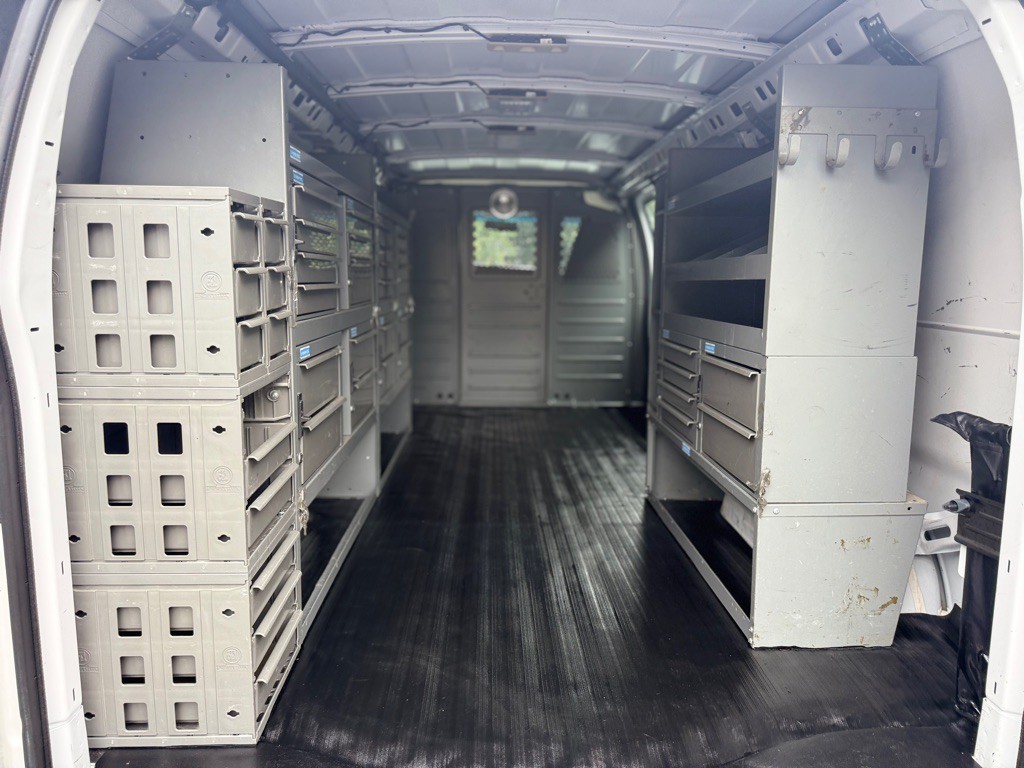 2017 Chevrolet Express Image 10