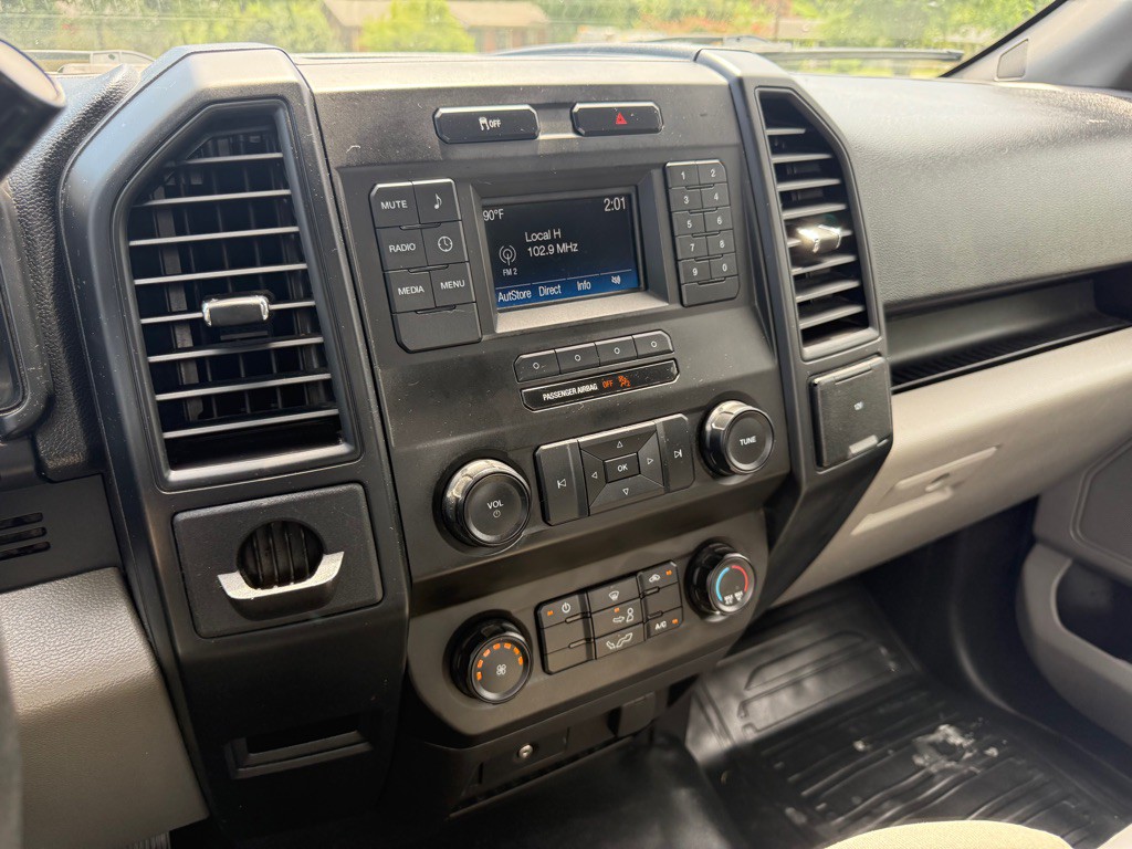 2017 Ford F-150 Image 40