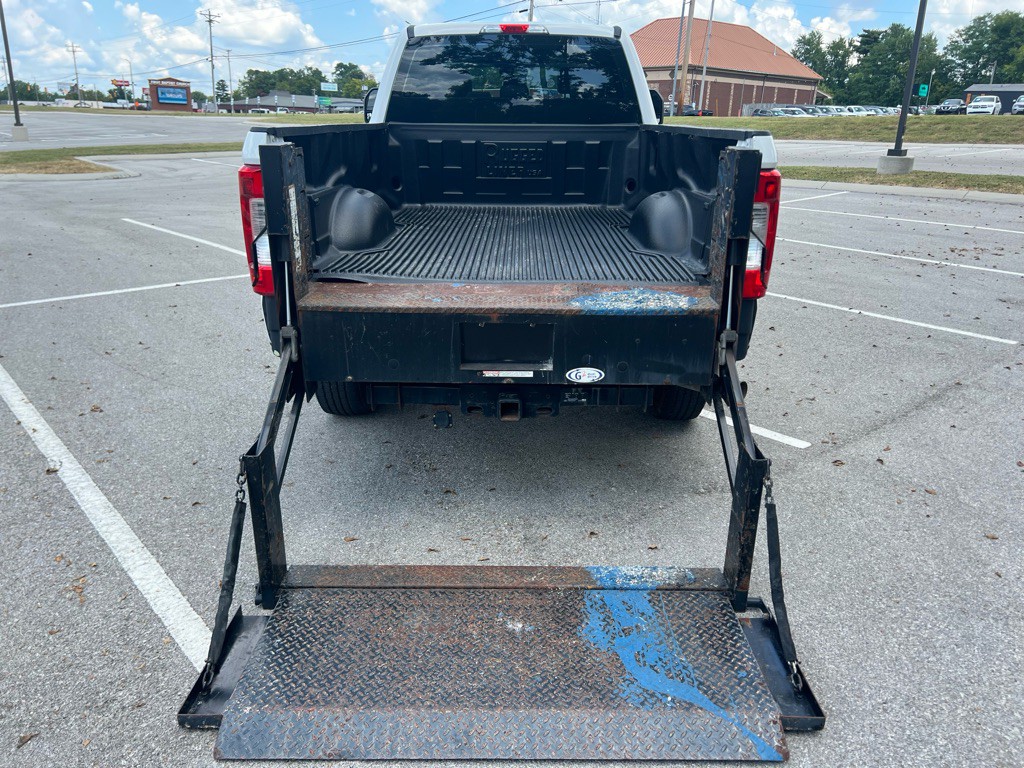 2017 Ford F-350 Image 8