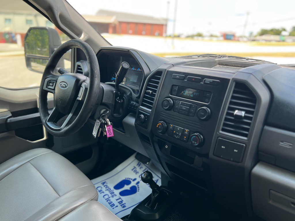 2017 Ford F-350 Image 24