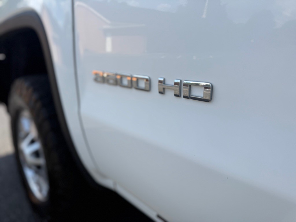 2018 GMC Sierra Image 13