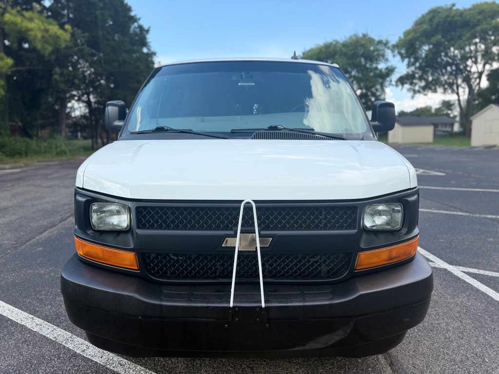 2017 Chevrolet Express Image 2