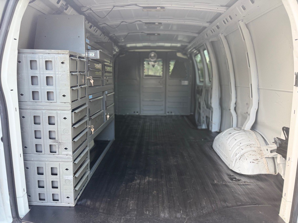 2017 Chevrolet Express Image 10