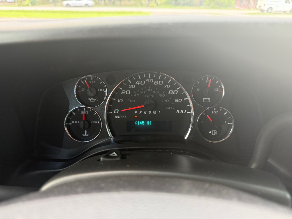 2017 Chevrolet Express Image 21