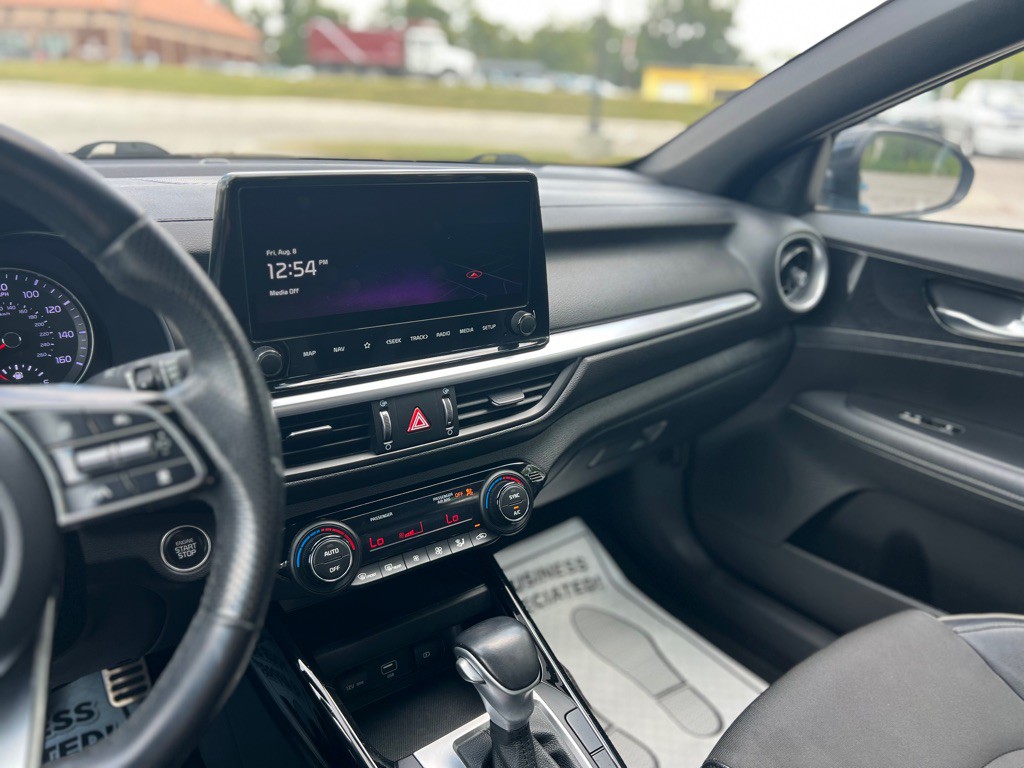 2023 Kia Forte Image 16