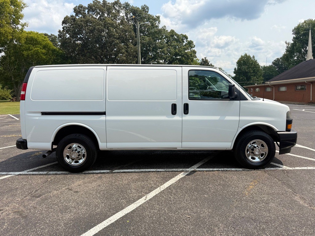 2018 Chevrolet Express Image 5