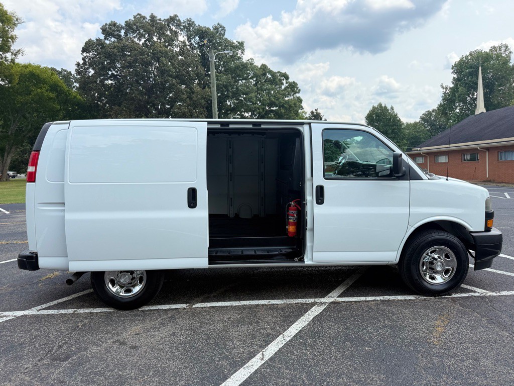 2018 Chevrolet Express Image 6