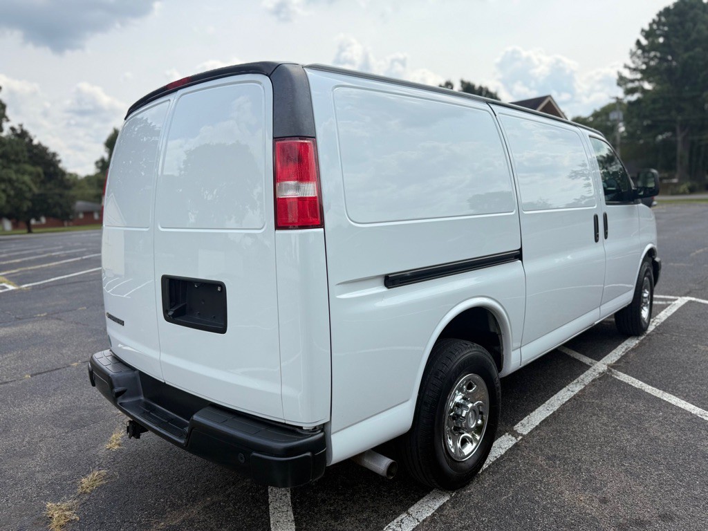 2018 Chevrolet Express Image 7