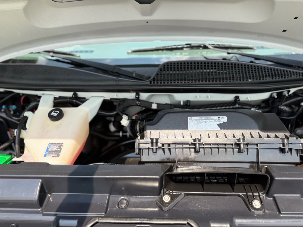 2018 Chevrolet Express Image 13